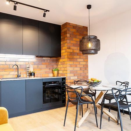 Kobiela Apartments Debowe Tarasy คาโตวีตเซ ภายนอก รูปภาพ