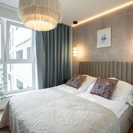 Kobiela Apartments Debowe Tarasy คาโตวีตเซ ภายนอก รูปภาพ