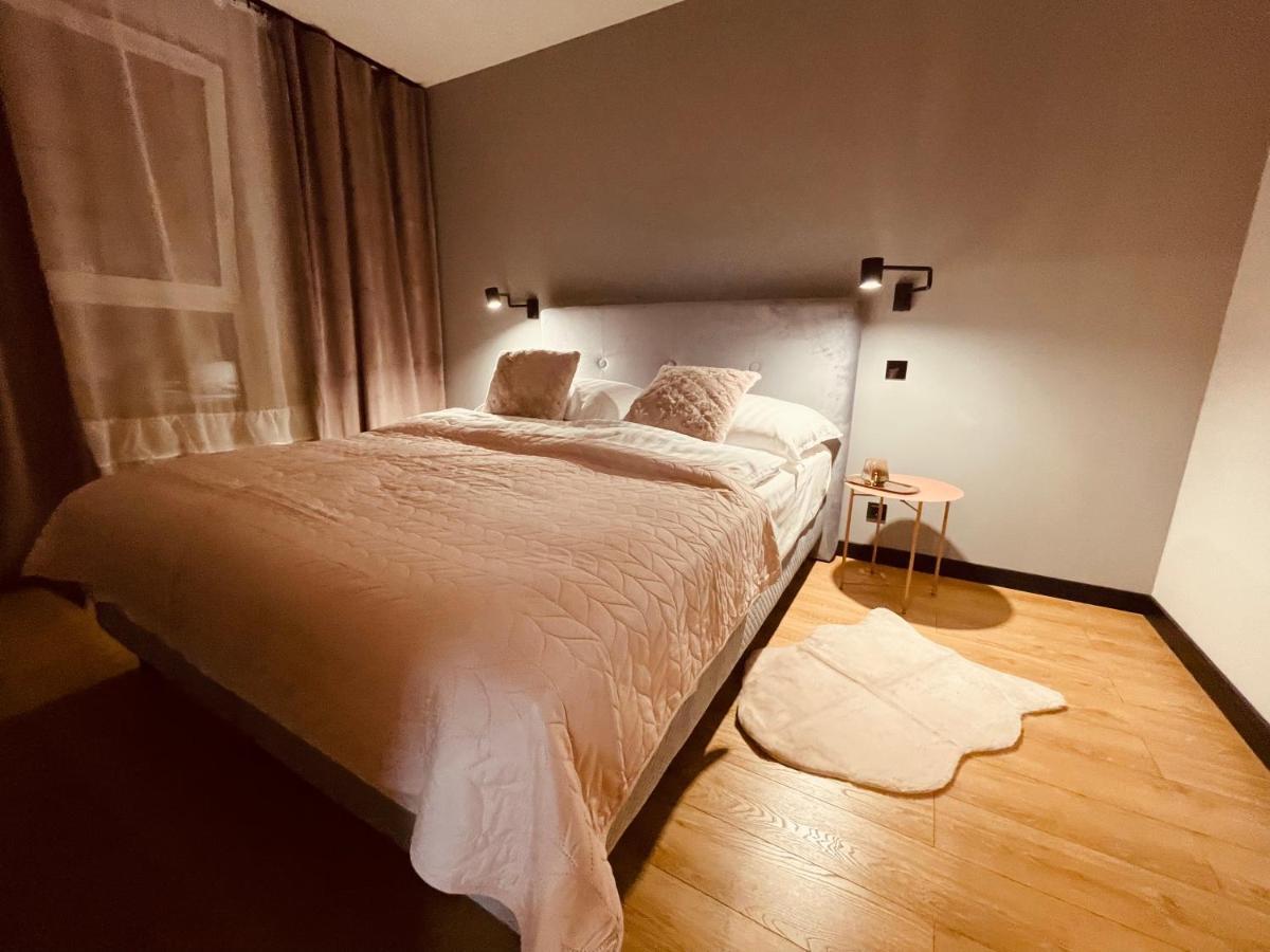 Kobiela Apartments Debowe Tarasy คาโตวีตเซ ภายนอก รูปภาพ