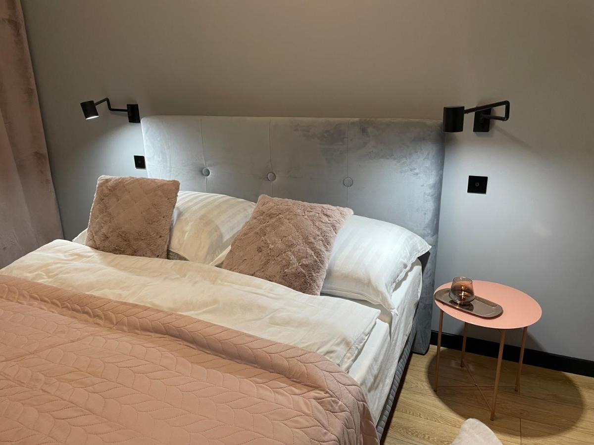 Kobiela Apartments Debowe Tarasy คาโตวีตเซ ภายนอก รูปภาพ