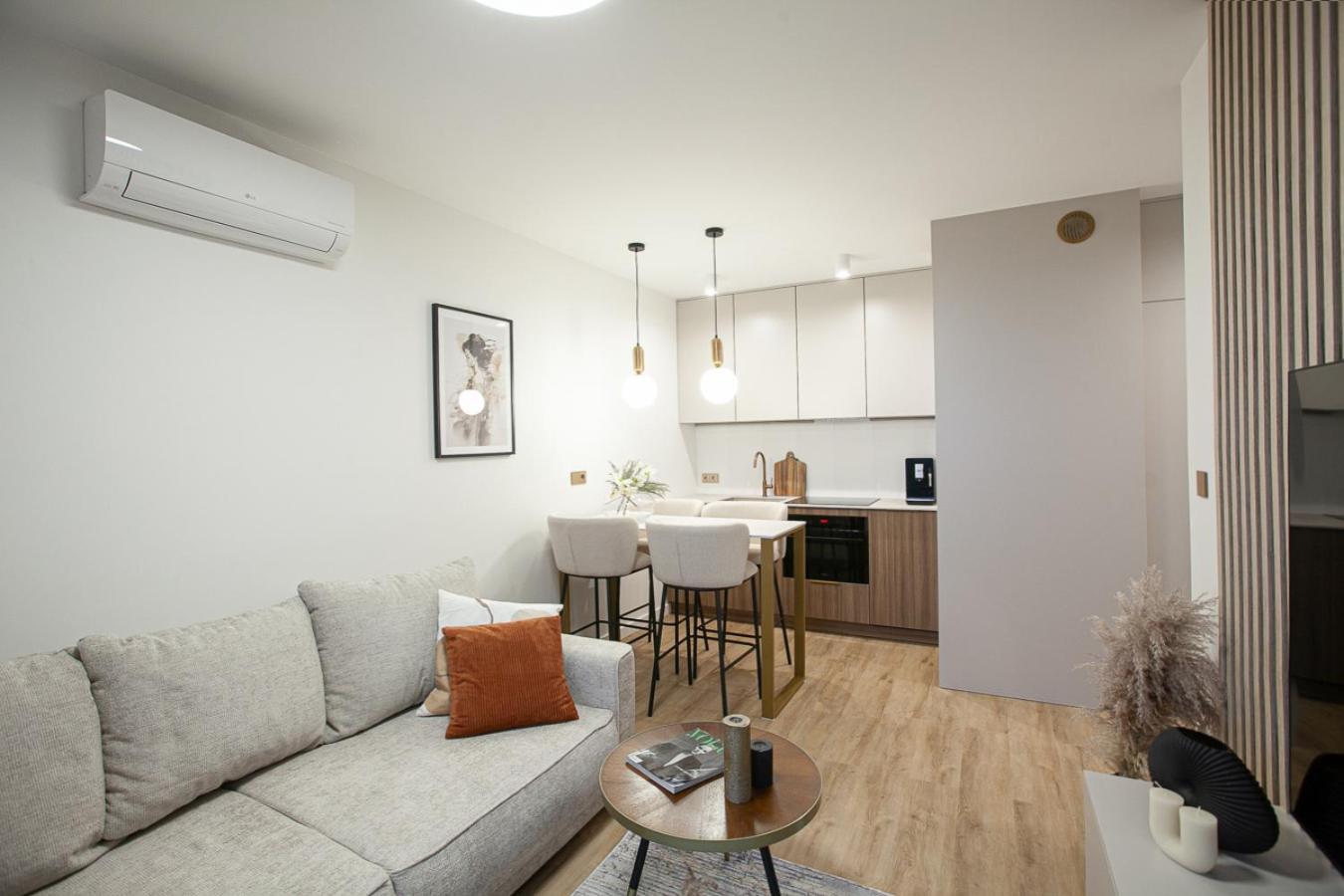 Kobiela Apartments Debowe Tarasy คาโตวีตเซ ภายนอก รูปภาพ