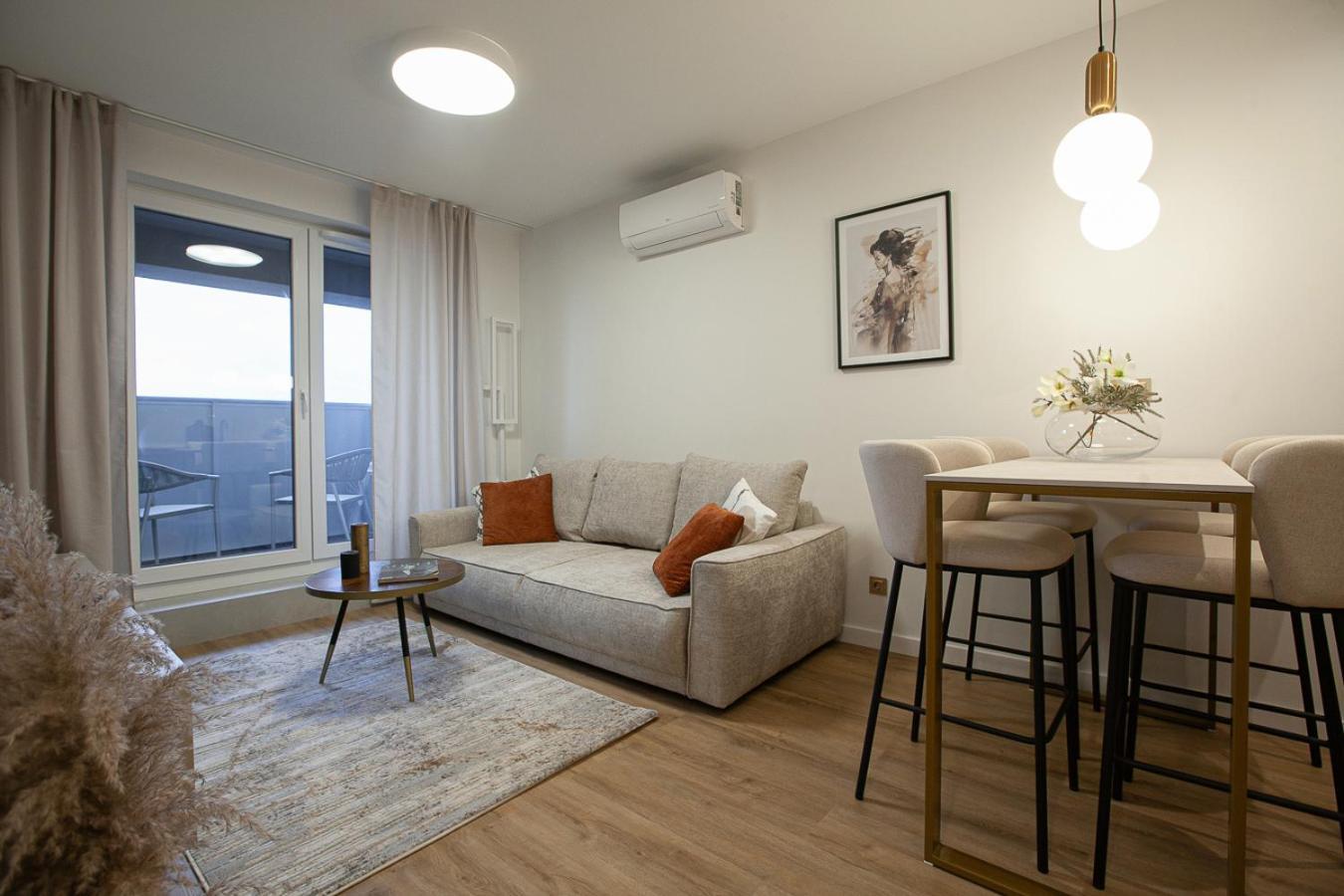 Kobiela Apartments Debowe Tarasy คาโตวีตเซ ภายนอก รูปภาพ